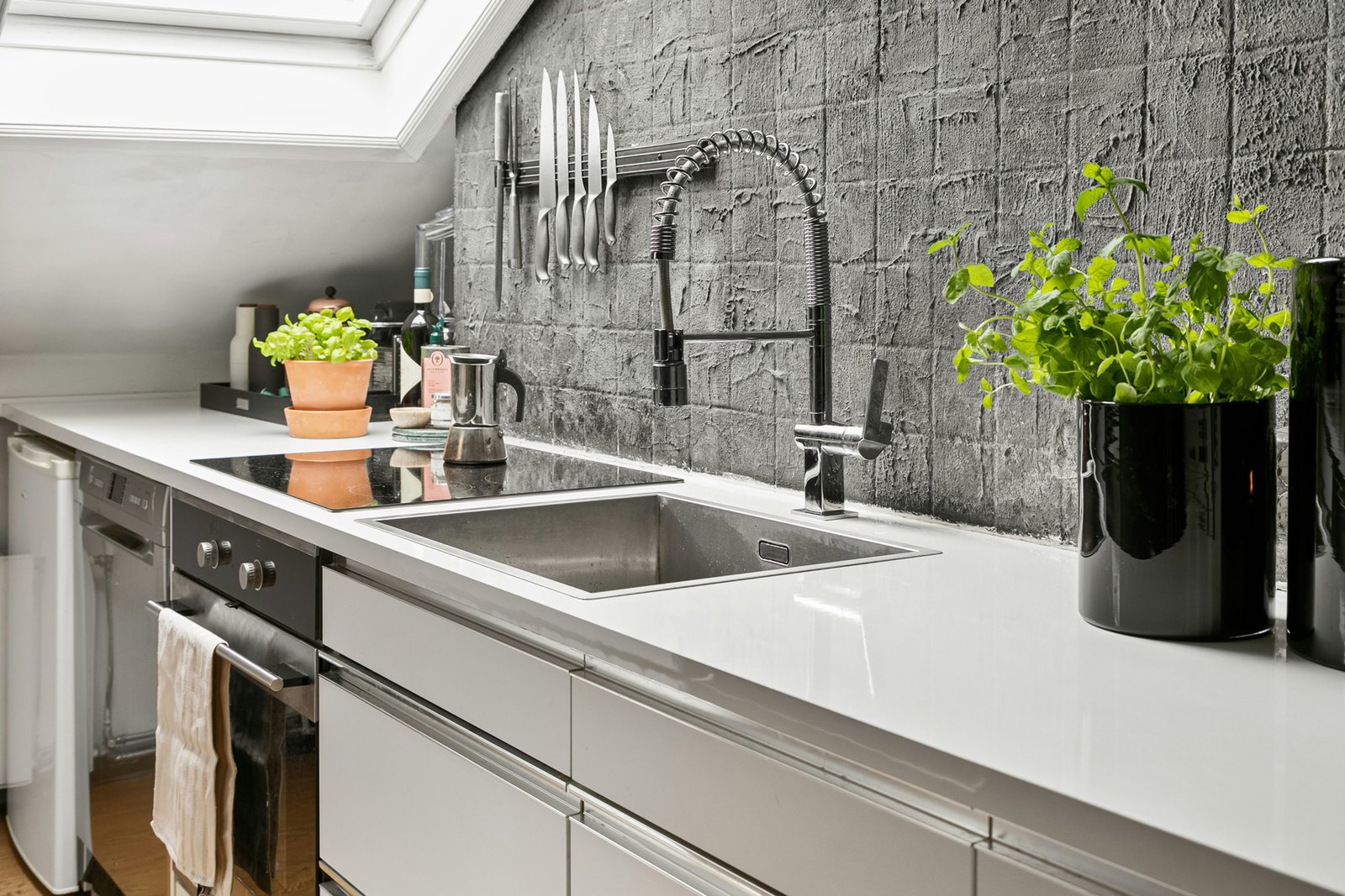 Aktivkohle zur Geruchsabsorption in einem Raum